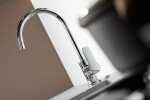 Delo - MAYA Miscelatore cucina con collo a cigno - cod 3008032 - foto ambientata 2