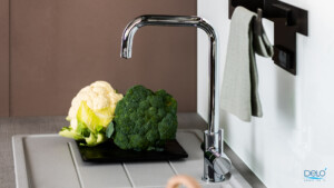 Delò Pur - kit filtrazione acqua - foto cartuccia e minuteria - foto ambientata 01