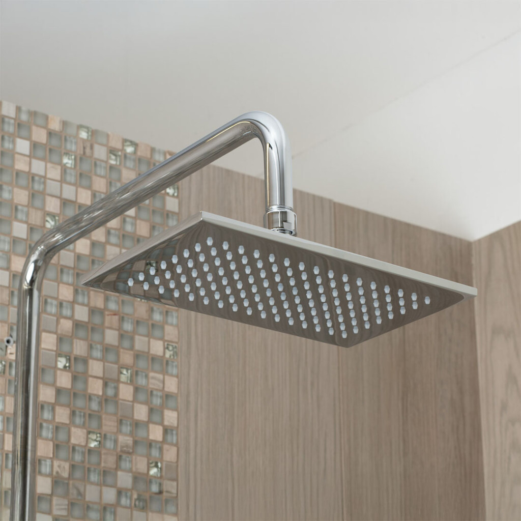 Delo blogpost colonne doccia componibili - soffione rettangolare