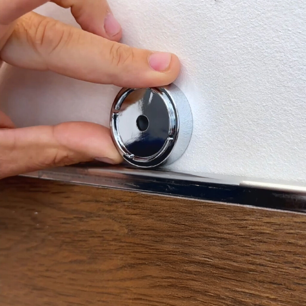 Delo blogpost - sostituire saliscendi doccia - distanziale