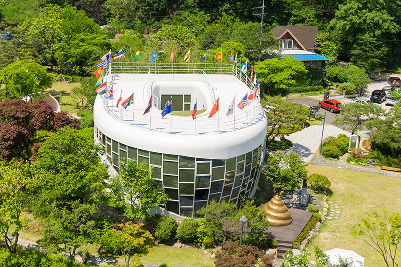 Delo blogpost - casa a forma di WC - museo della toilette