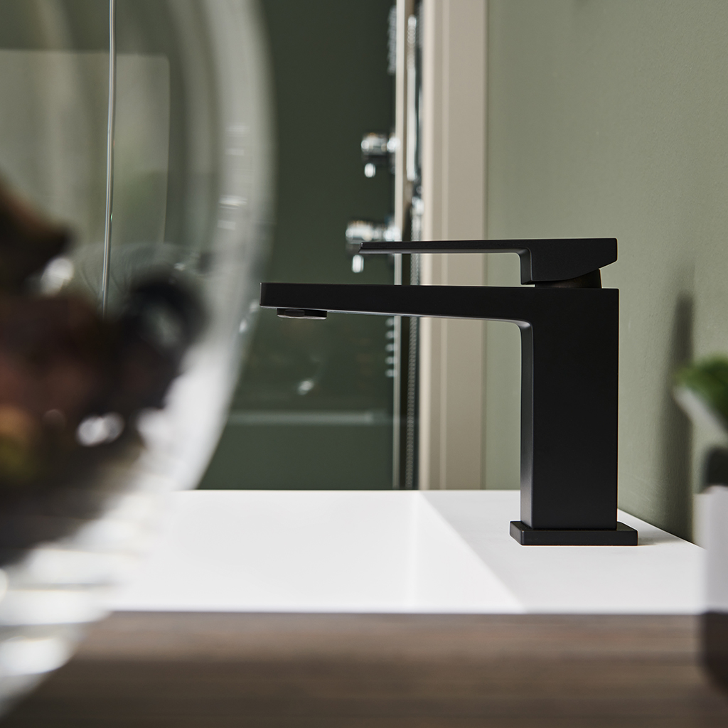 Delo-miscelatore-dado-nero-opaco